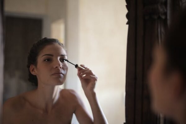Mascara: A Hidden Threat to Eye Health in Beauty Discussions